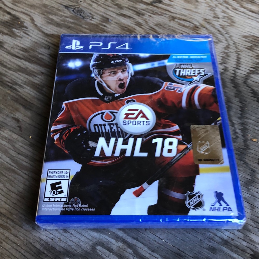 PS4  NHL 18 BRAND NEW in wrap